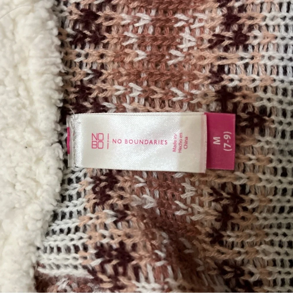 No Boundaries stylish knit